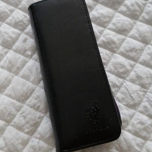 Younique mascara/ cosmetic clutch